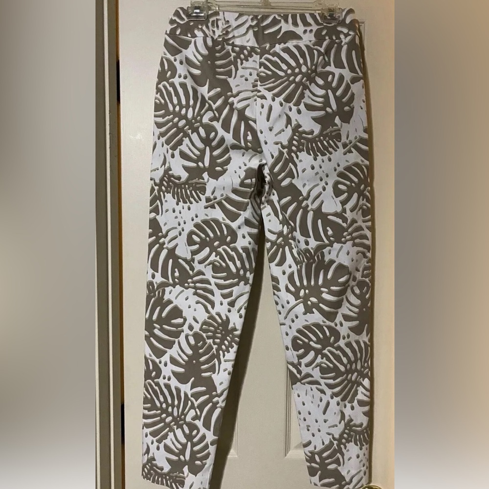 Thin Her Women’s Pants Size 4 Stretch Tan & White Print